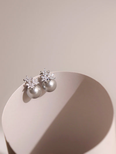 Ash Grey Cluster Pearl Stud Earrings 
