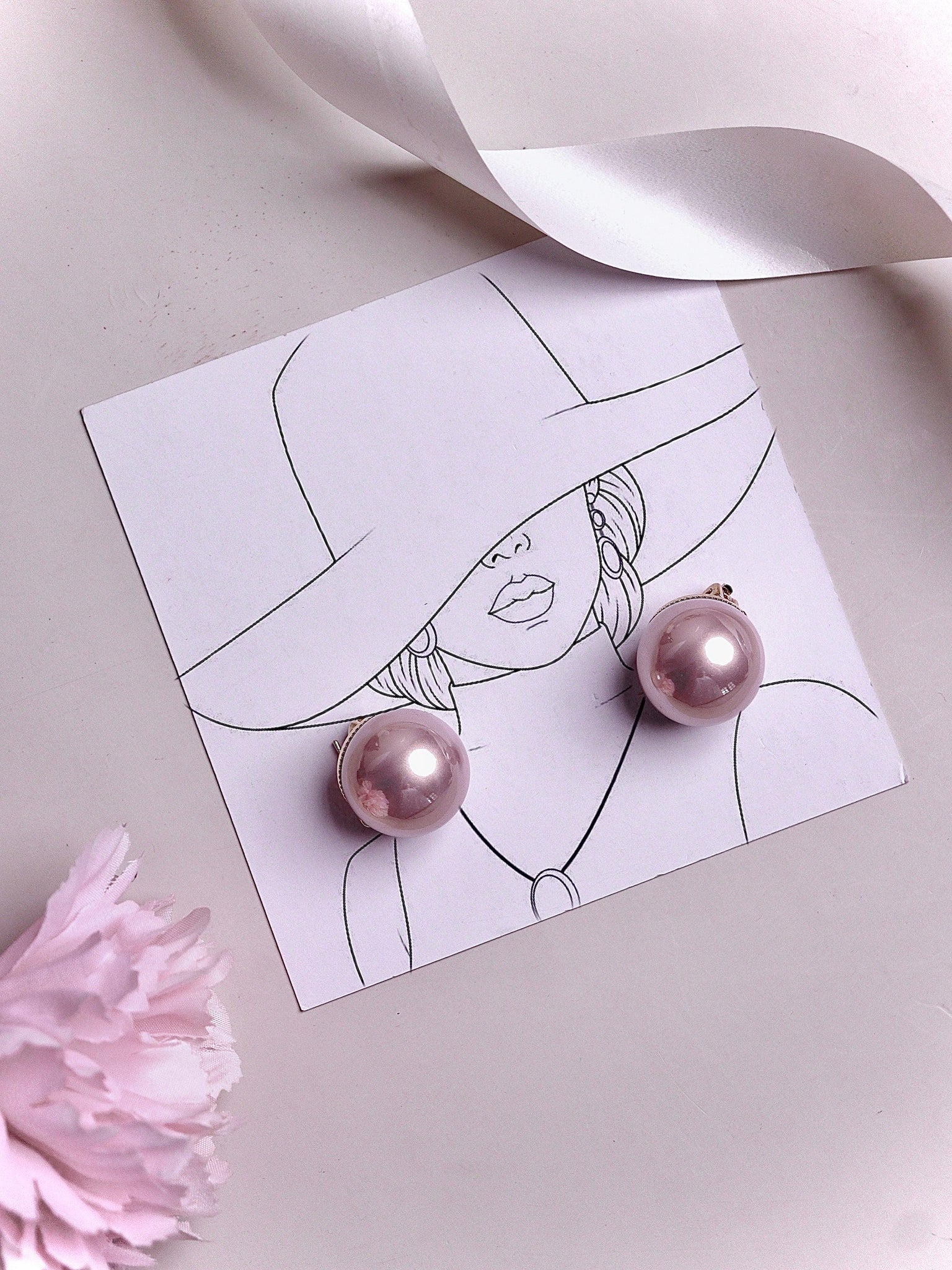  The Pearl Story - 20 mm Purple Shell Pearl Statement Studs