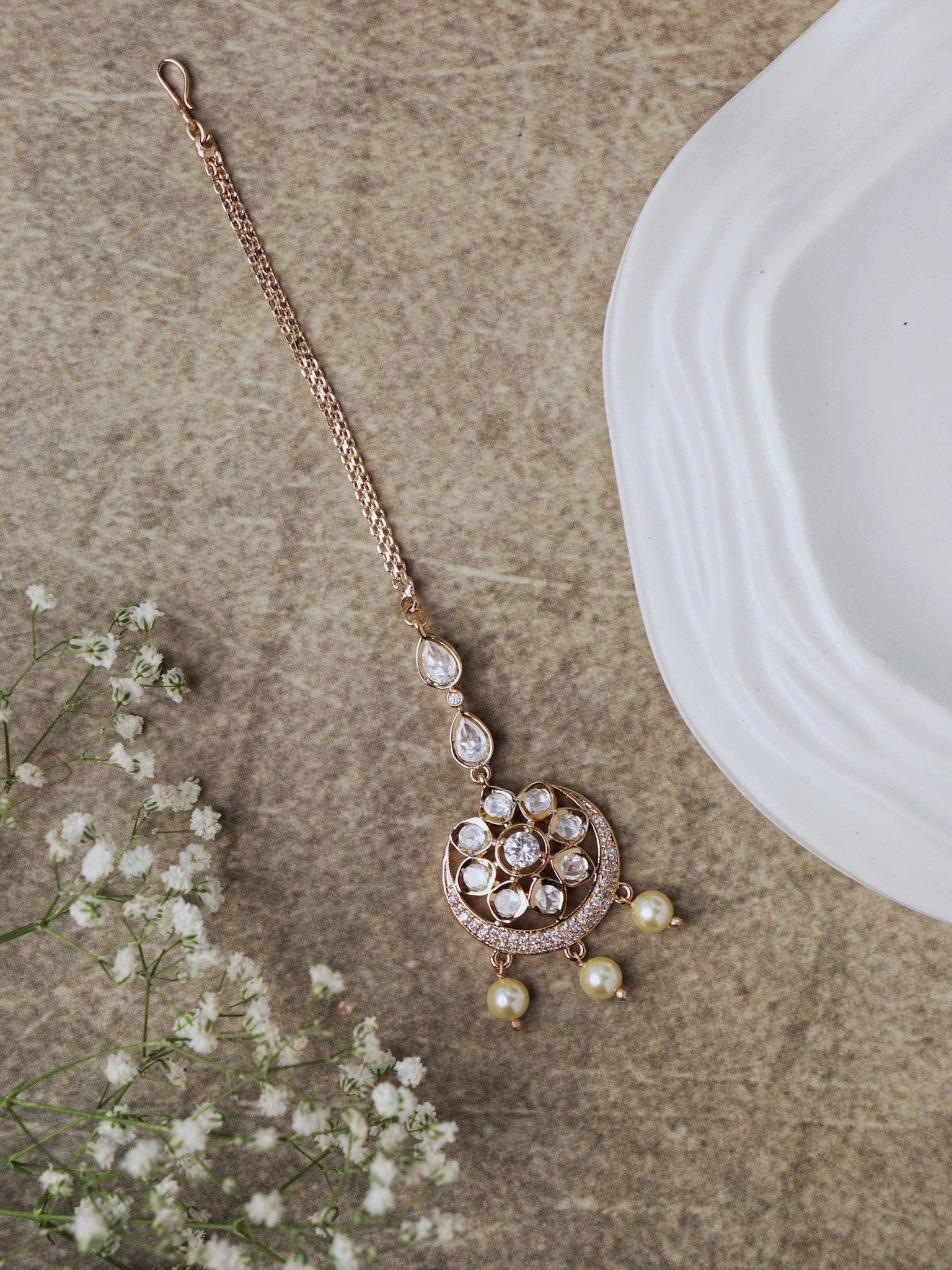 Starlight Bloom Kundan Maang Tikka