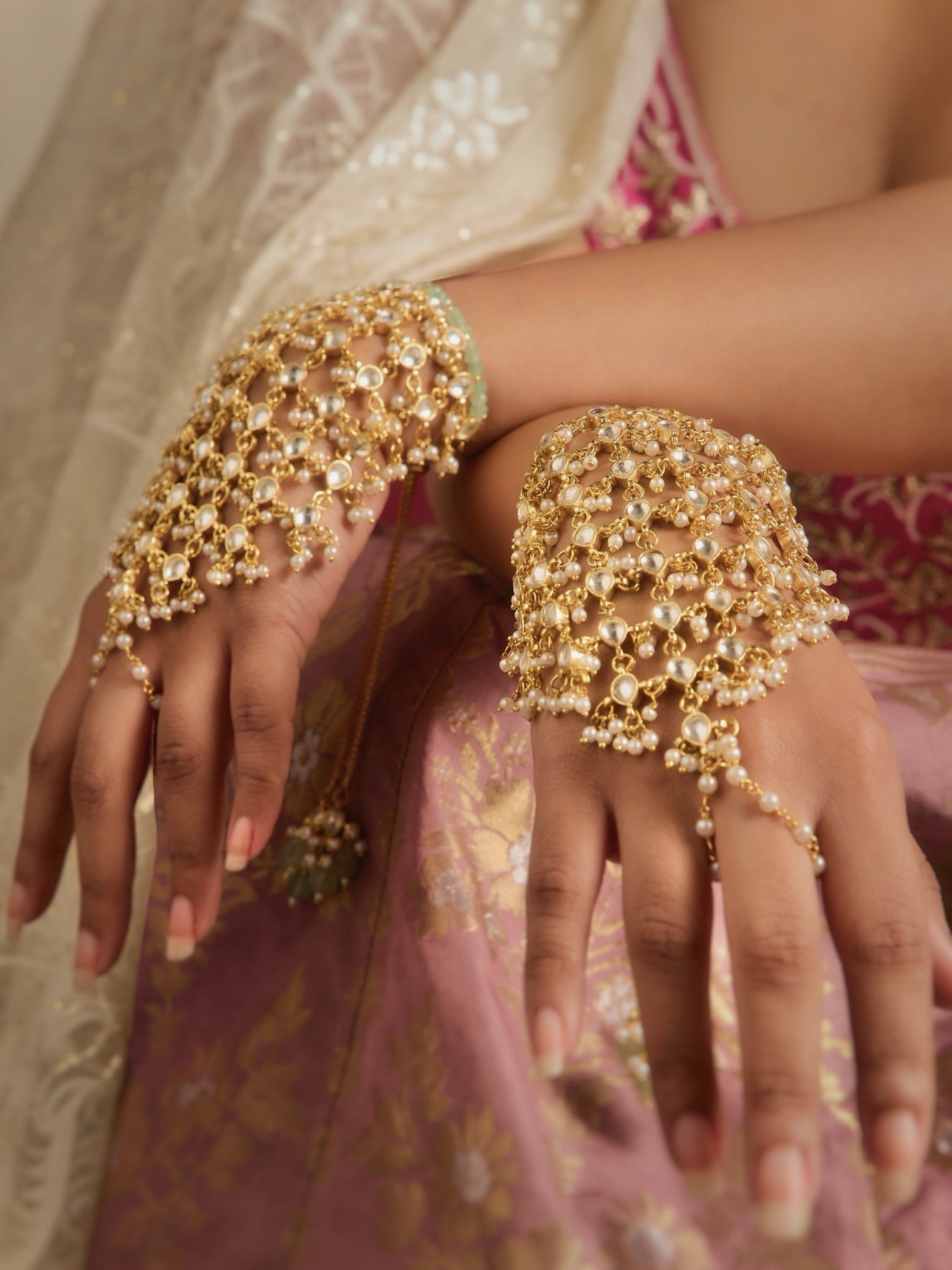Kundan Veiled Hathphool