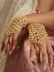 Kundan Veiled Hathphool