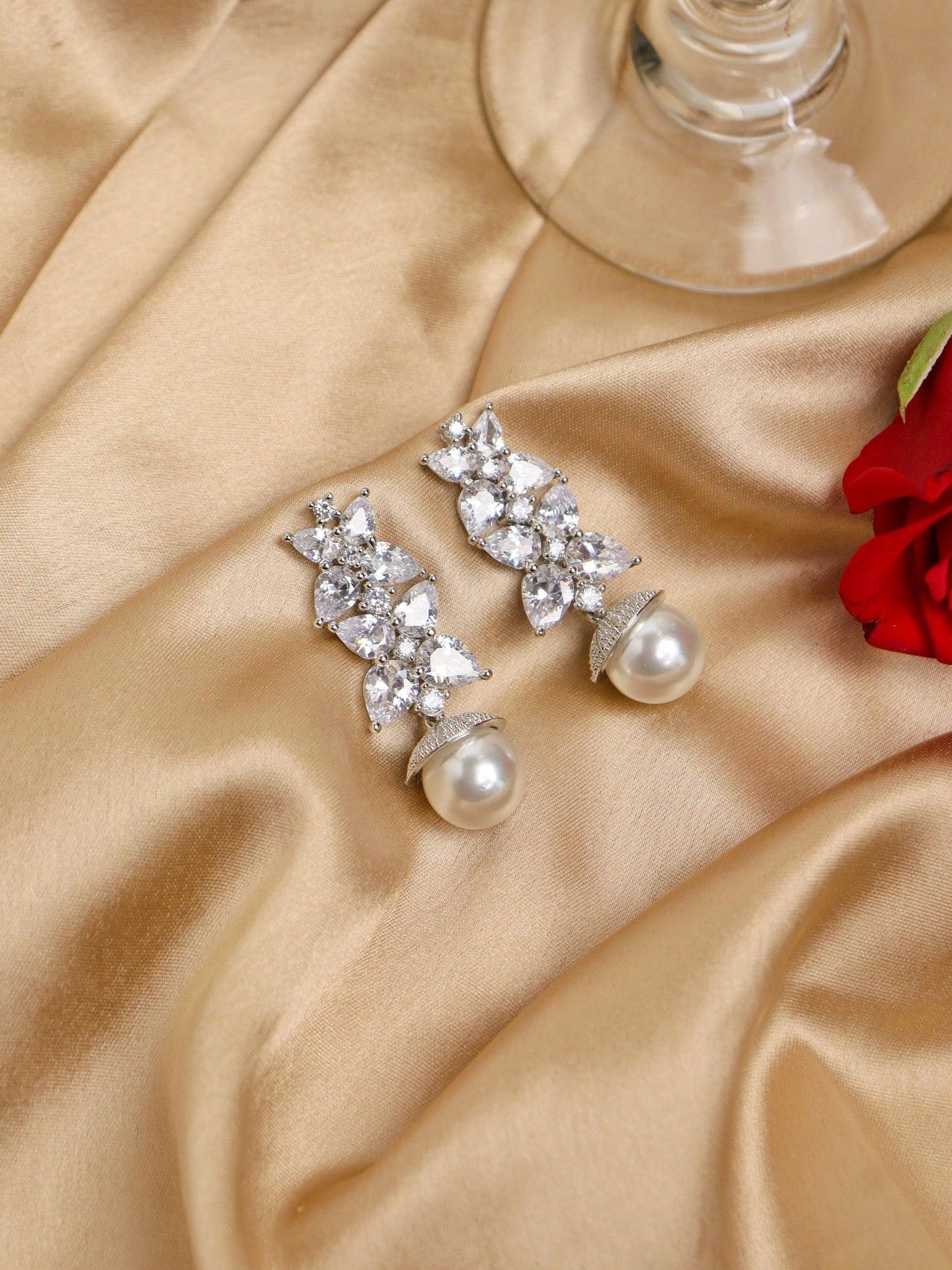  Swaying Sea Pearl Oyster Drop Earrings