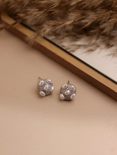  Pearls Stud Earrings