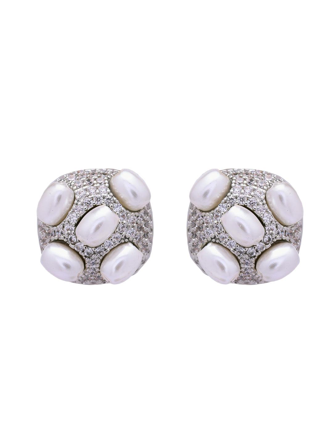 Pearls Stud Earrings 