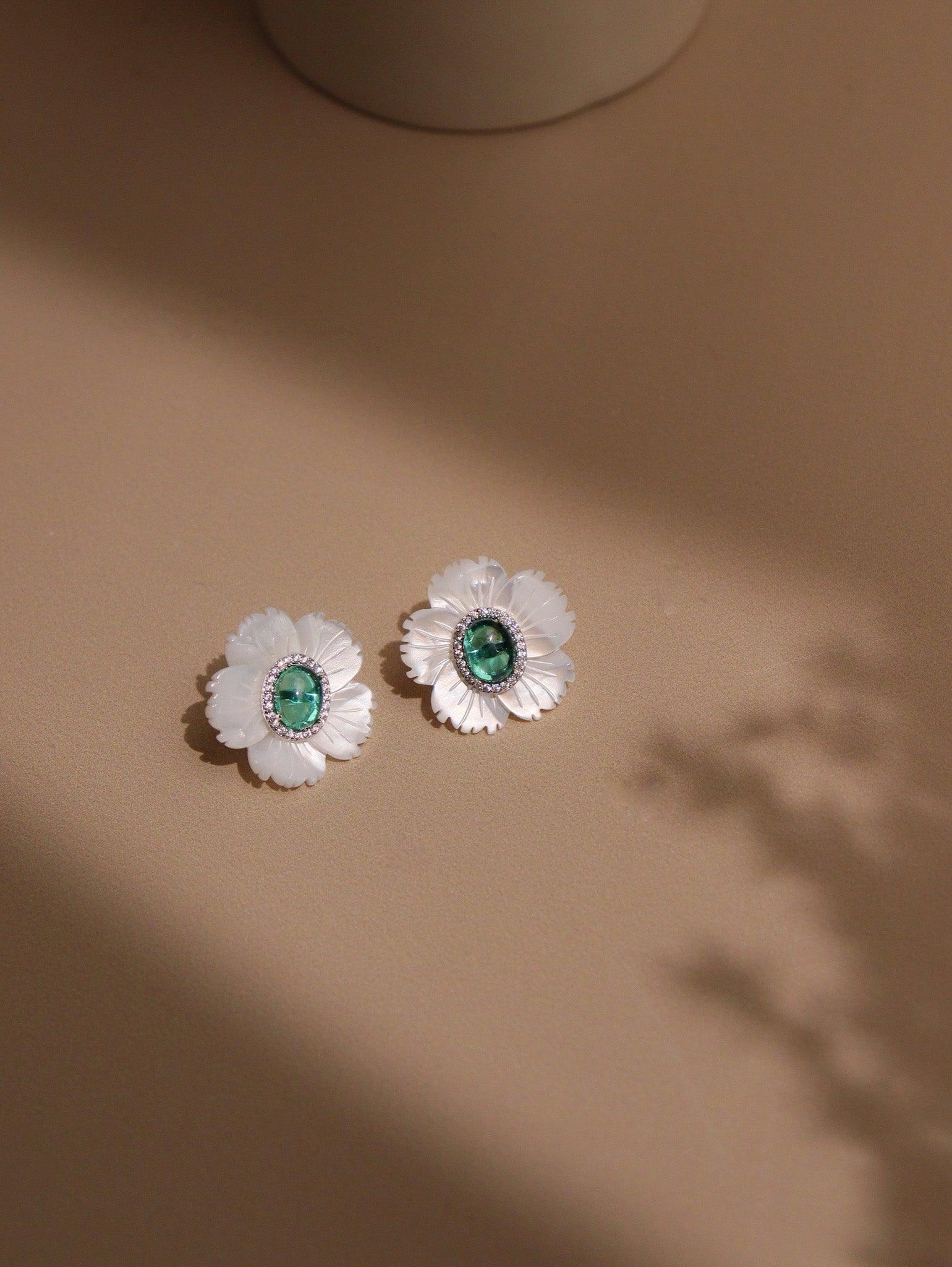 Pearl Petal Stud Earrings 