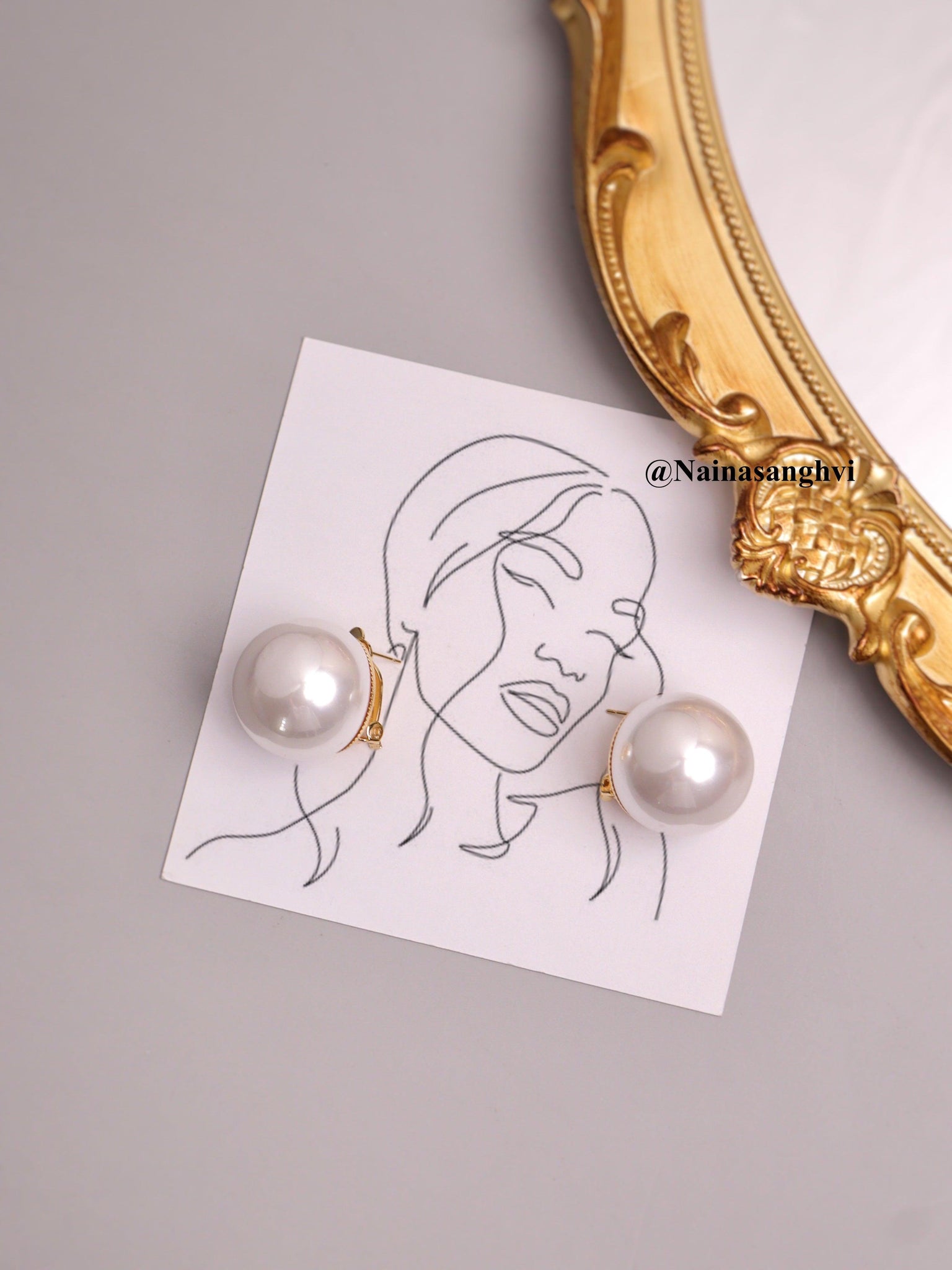 The Pearl Story - 30 mm White Shell Pearl Statement Studs 