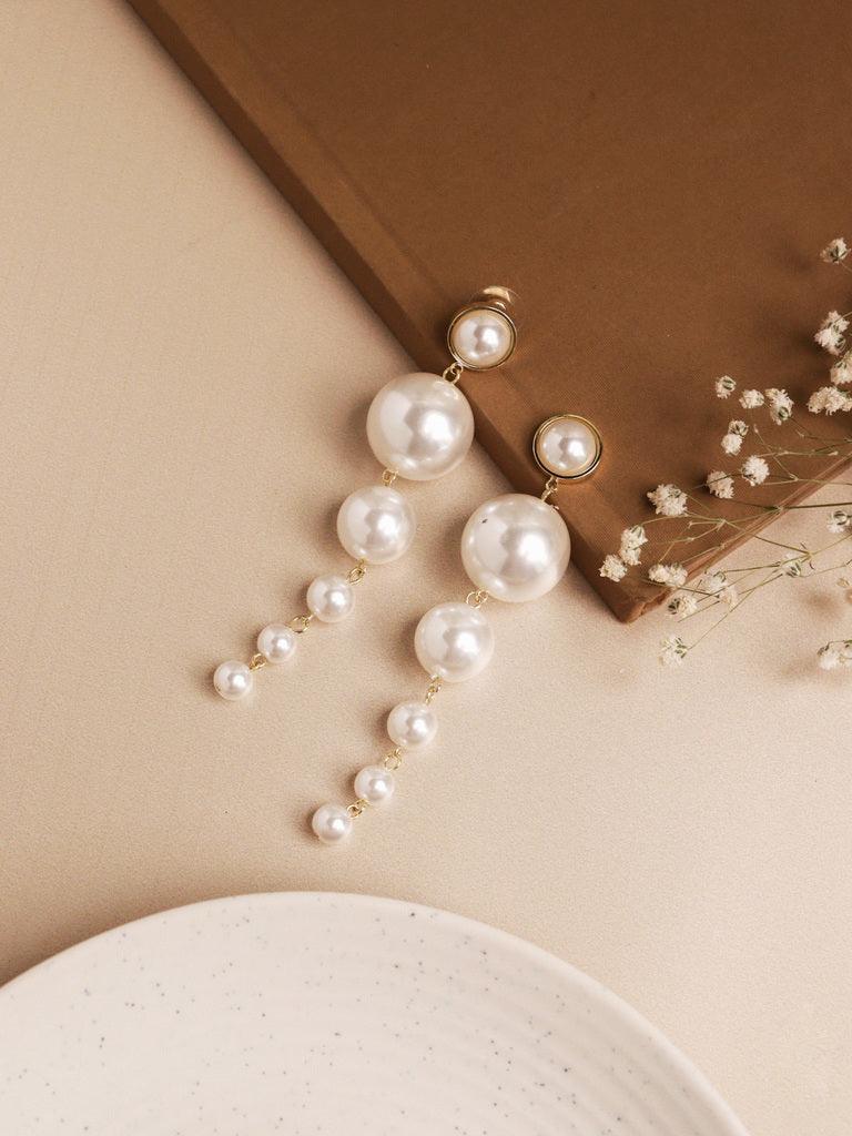 The Pearl Story - Pearly White Shoulder Duster Earrings 