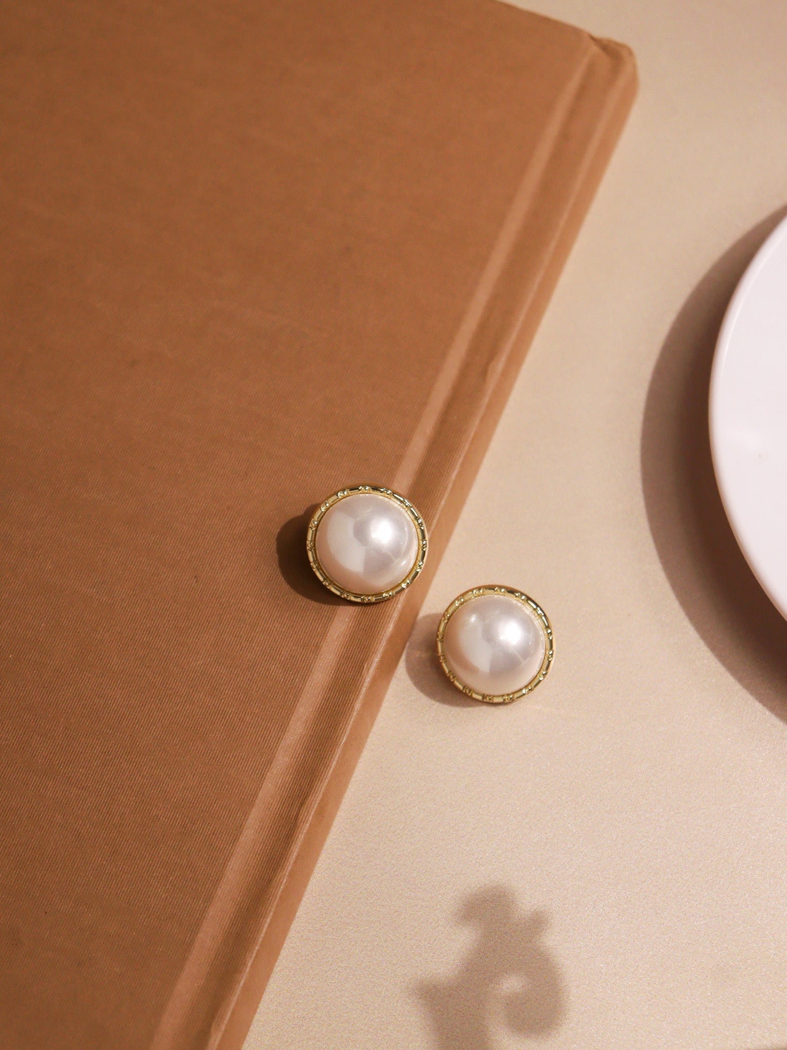  The Pearl Story - Cresent Pearl Stud Earrings