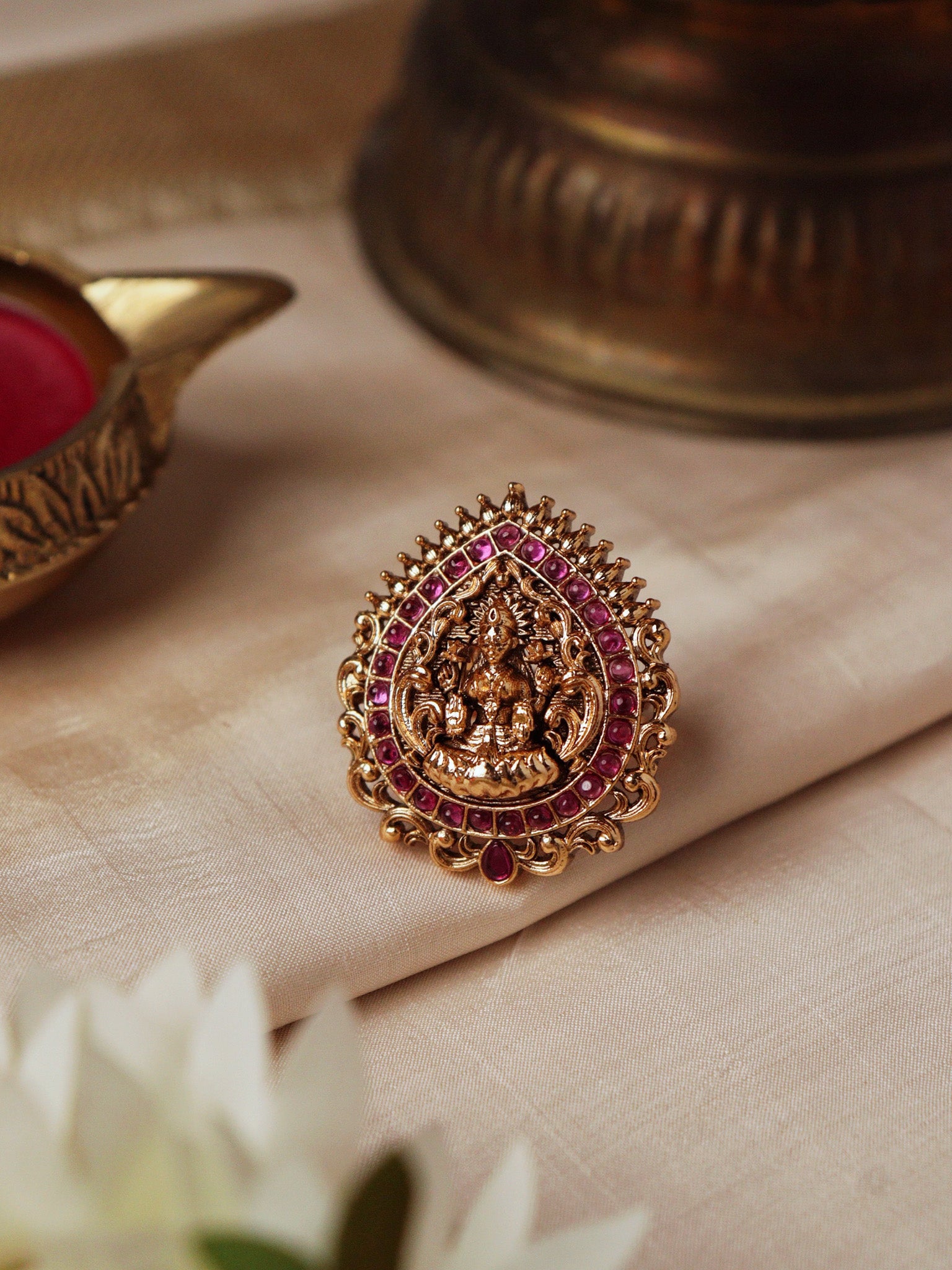 The Halo Laxmi Ring