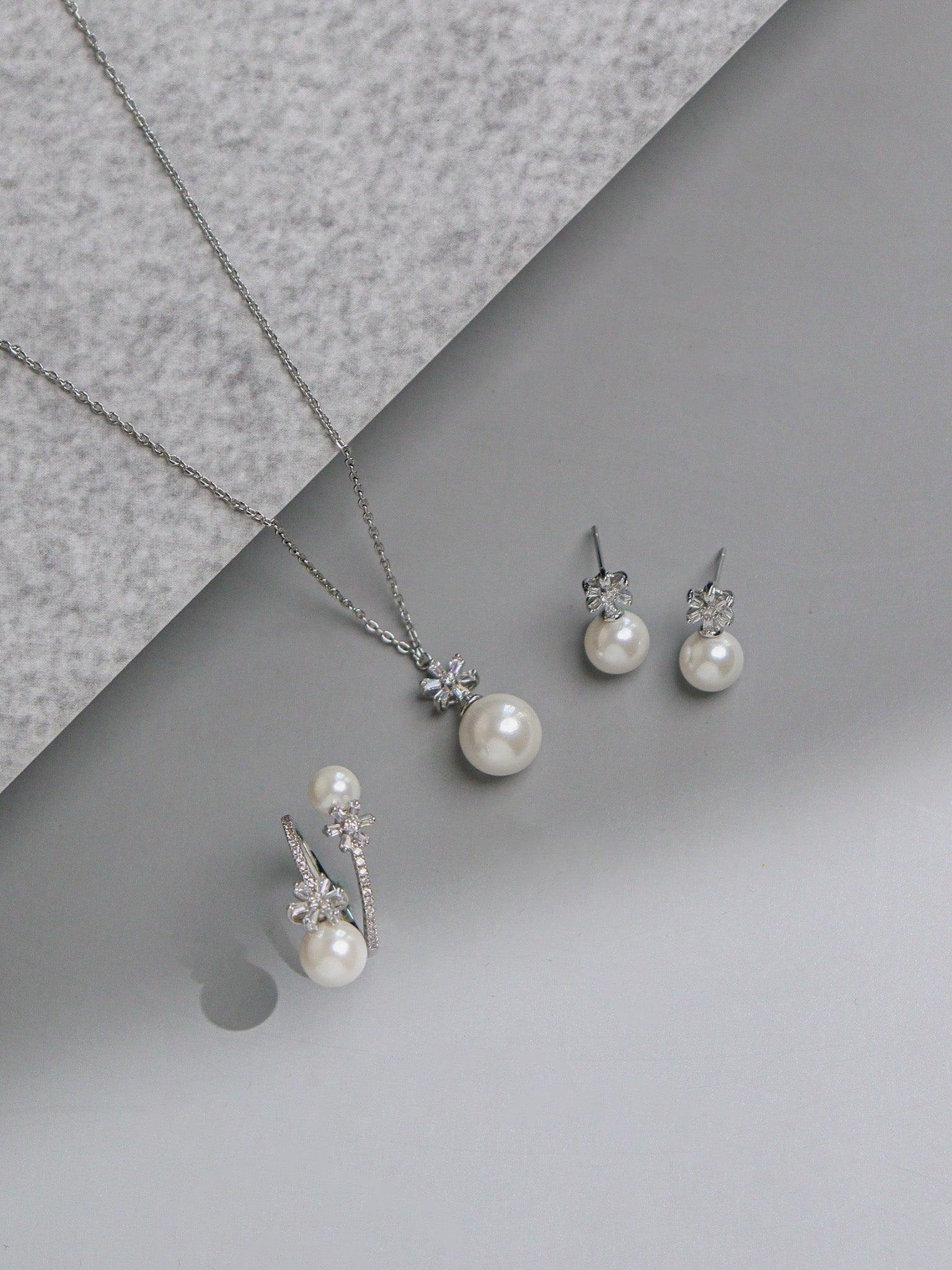 Floral Frost Necklace Set With Ring 