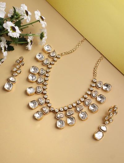 Bridal Shapes of Kundan Necklace Set 