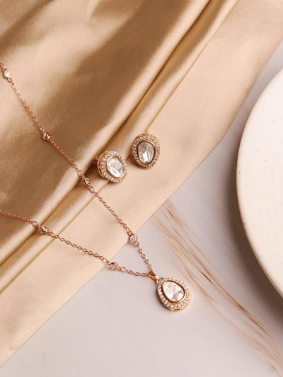 The Zoya Kundan Solitaire Necklace Set 
