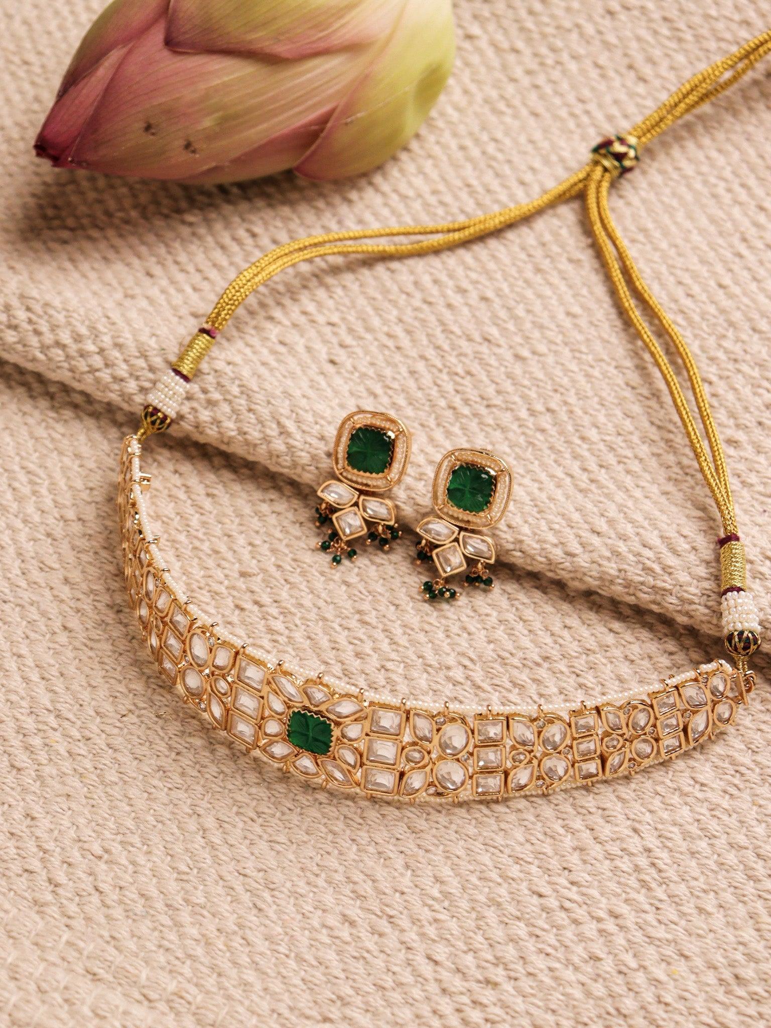 Tashvi Emerald Enchantment: Polki Choker Set In Lush Green 