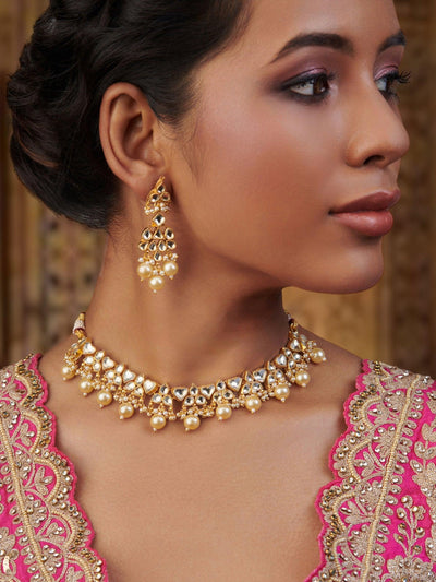 Ethereal Splendor: Kundan Pearl Drop Choker Set 